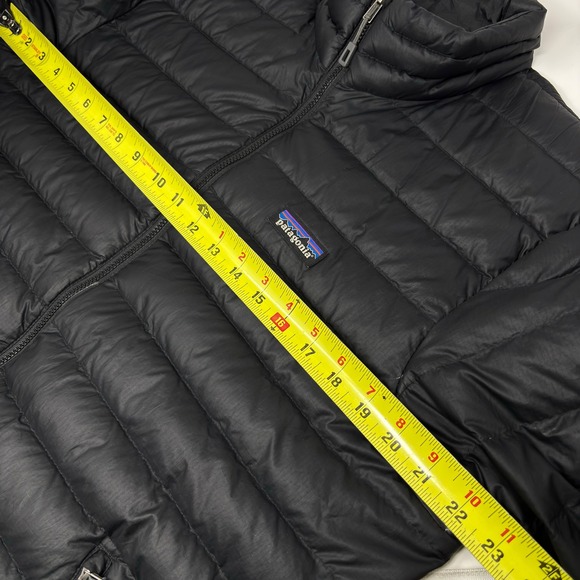 Patagonia Men's M Black Down Sweater Puffer Jacket Full Zip *Flaw Sleeve* 84674 - Picture 4 of 8